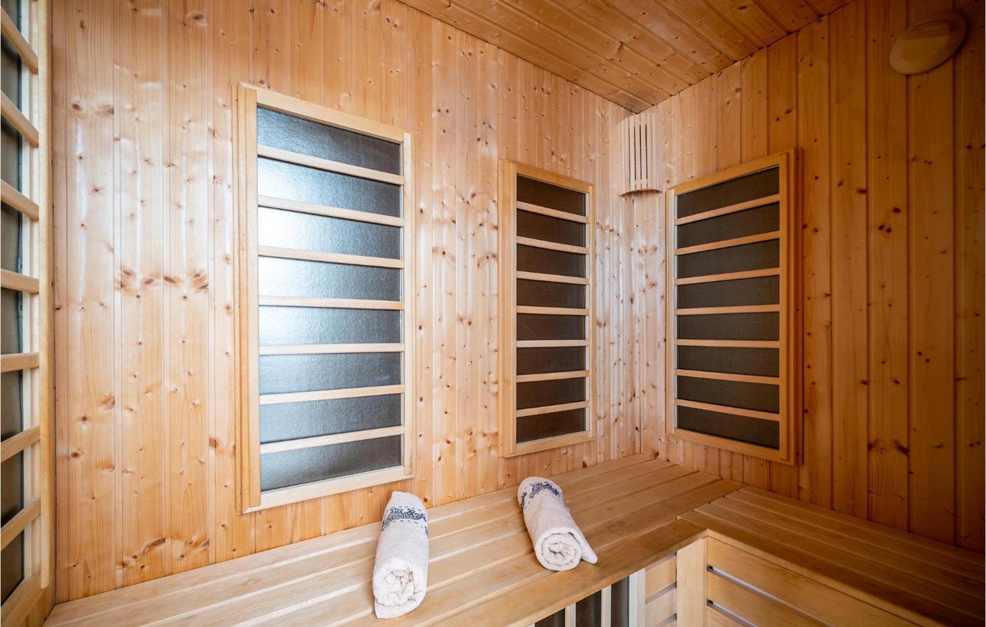 Gorgeous Home In Janjina With Sauna Kültér fotó